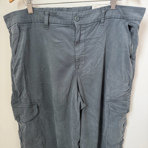 American Eagle Stretch Dreamy Drape Cargo Pants Dark Gray Baggy Size 18 NWT - Picture 2 of 8